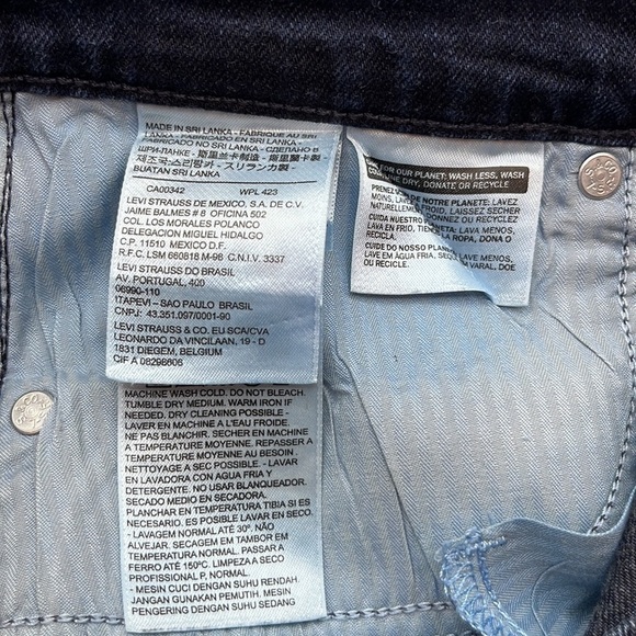 Levi’s Boyfriend Size 32 - Picture 9 of 16